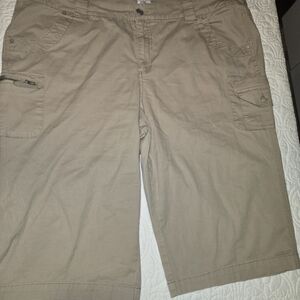 Just My Size JMS Women's Tan Knee Length Shorts 26W Plus Size Pockets